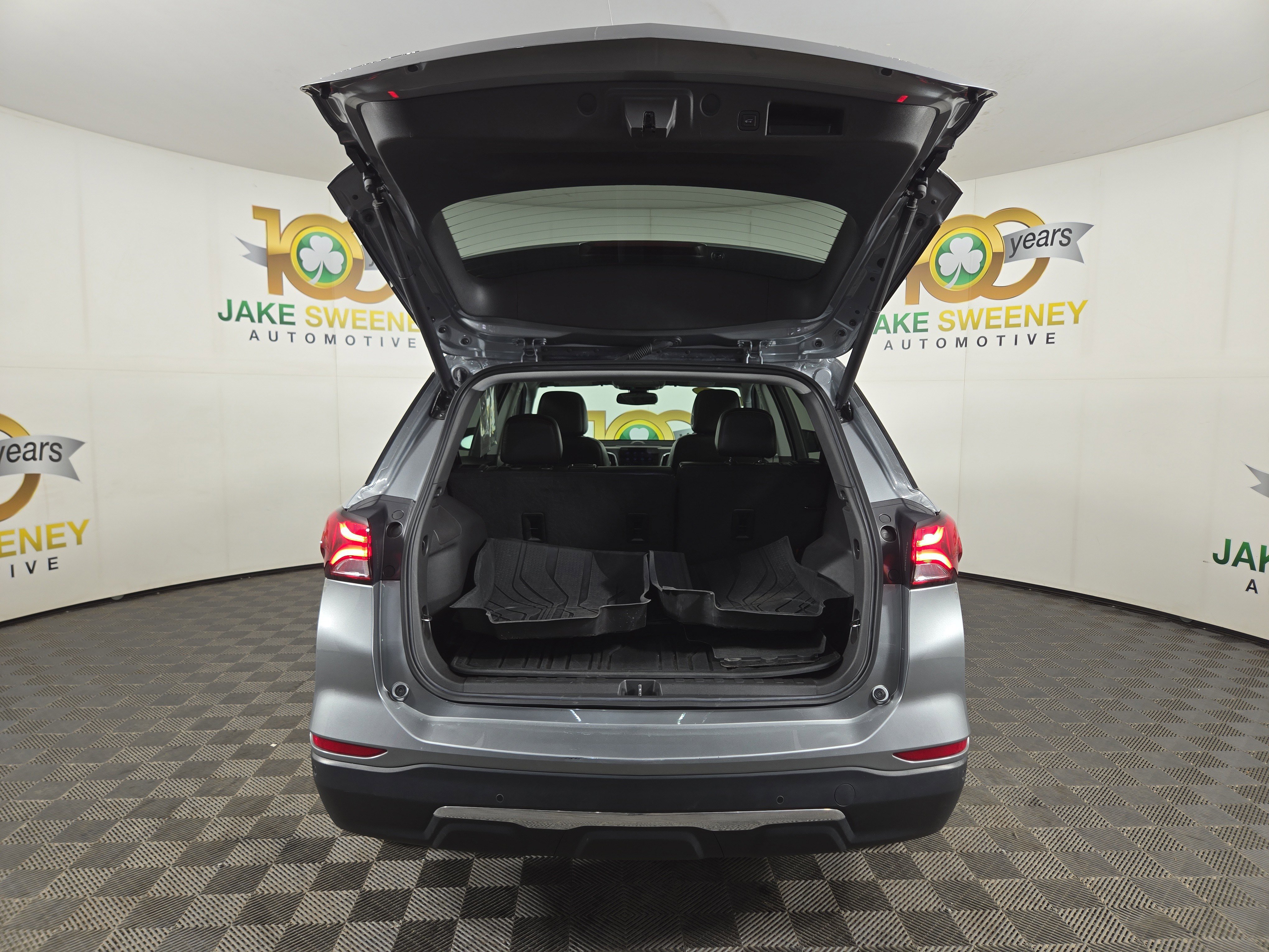 Used 2023 Chevrolet Equinox Premier image 35