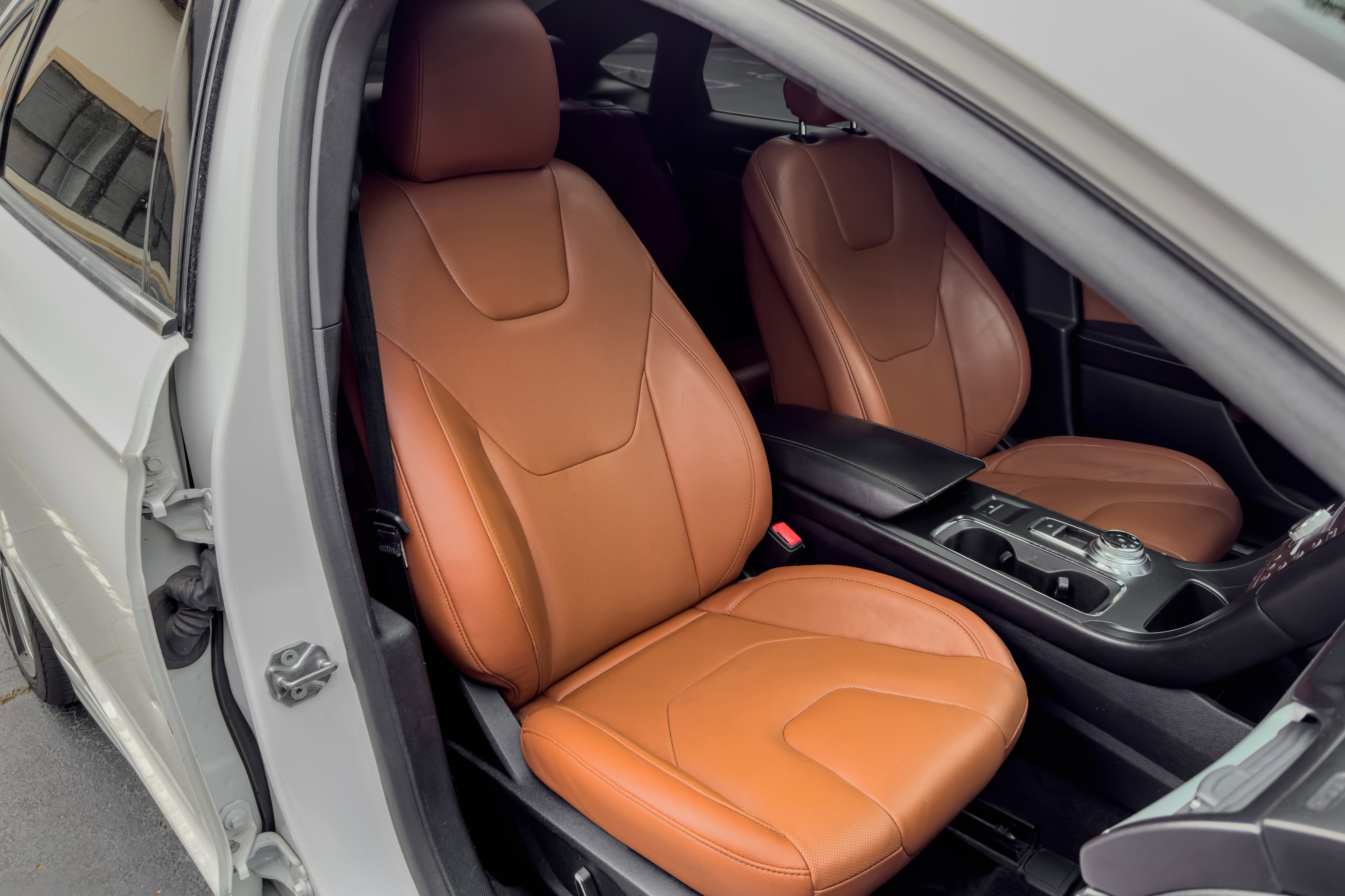 Used 2020 Ford Fusion Titanium image 14