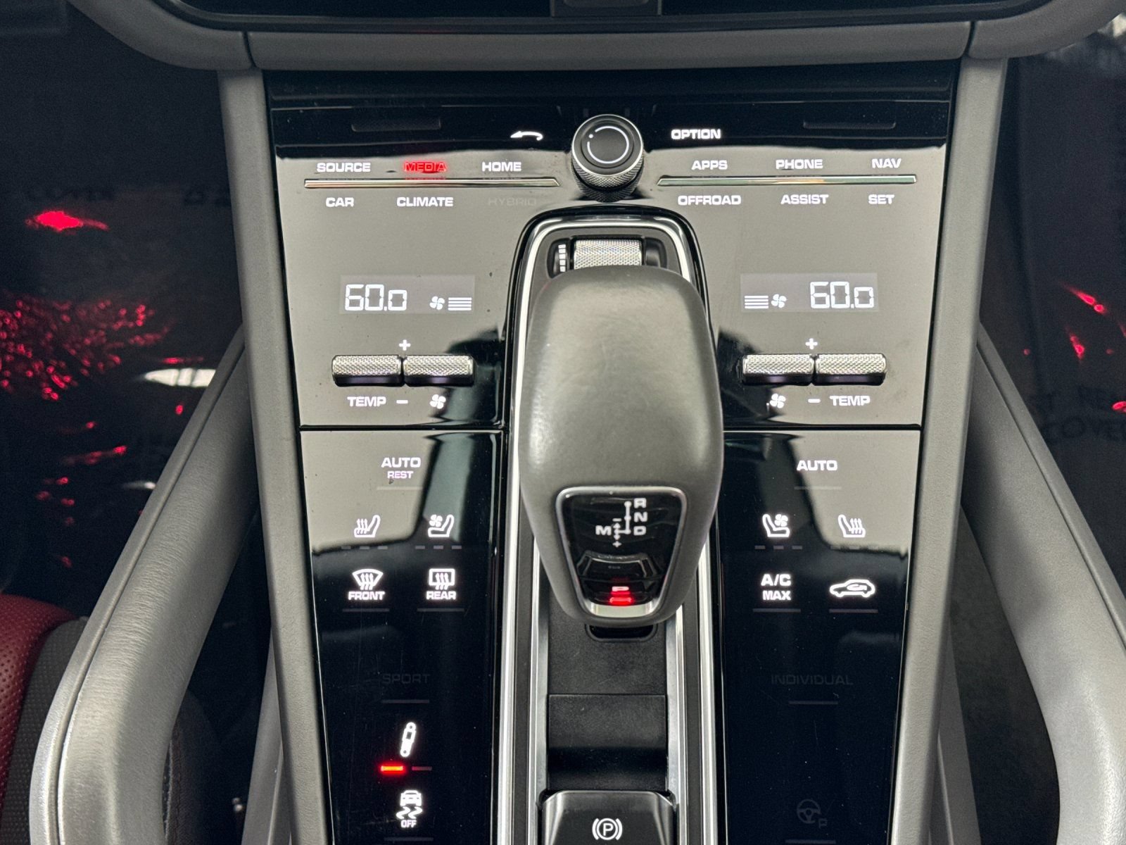 Certified 2021 Porsche Cayenne GTS AWD/4WD image 21