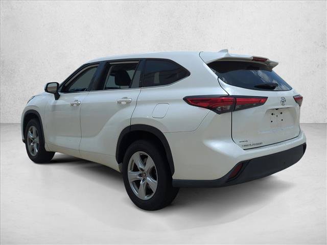 Used 2021 Toyota Highlander L FWD image 7