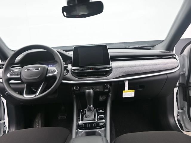 Used 2025 Jeep Compass Sport w/ Mopar Graphics Package AWD/4WD image 17