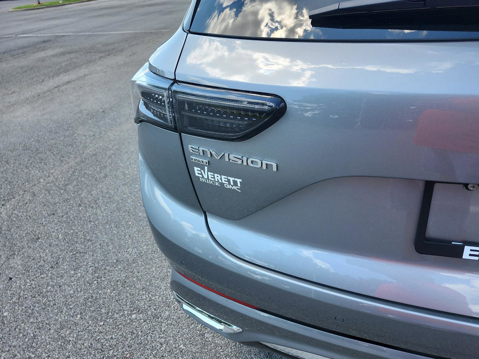 New 2025 Buick Envision Avenir image 4