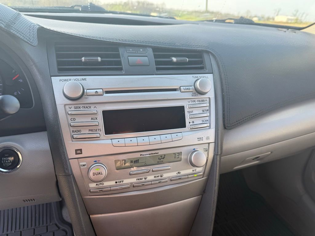 Used 2010 Toyota Camry image 34