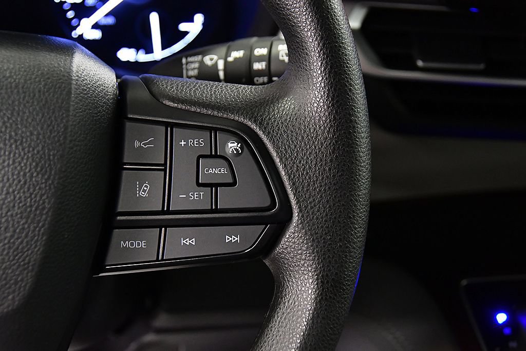 Used 2024 Toyota Sienna LE AWD/4WD image 21