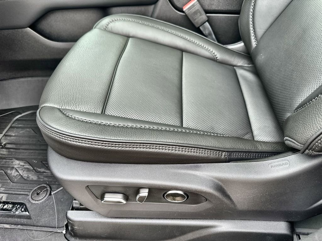 New 2026 GMC Yukon Denali image 25