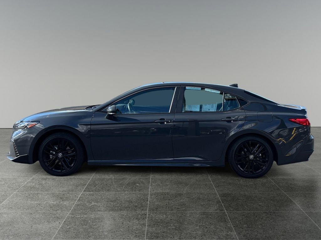 Used 2025 Toyota Camry SE image 4