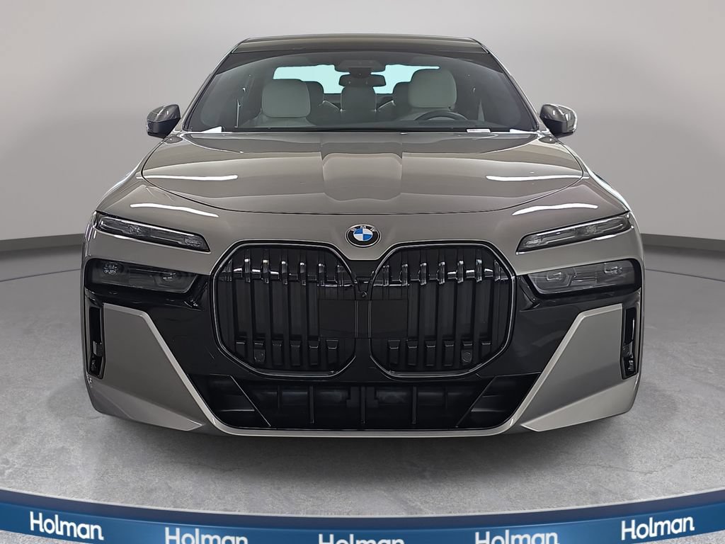 Used 2026 BMW 740i w/ Executive Package RWD image 3