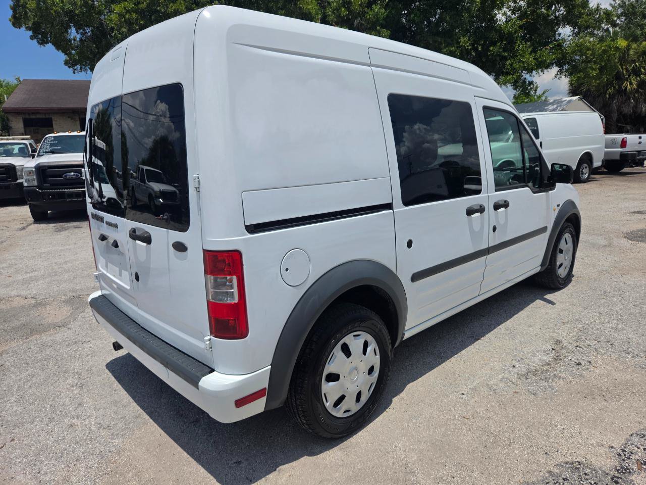 Used 2011 Ford Transit Connect XLT FWD image 4