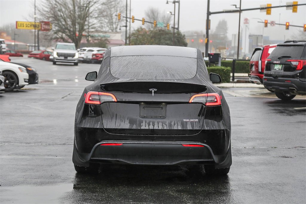 Used 2022 Tesla Model Y Performance image 8