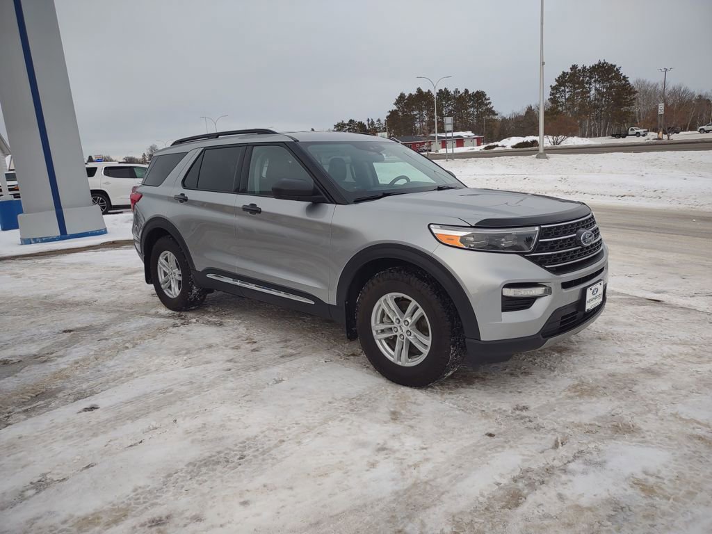 Used 2021 Ford Explorer XLT w/ Equipment Group 202A image 7