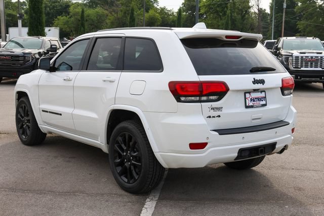 Used 2022 Jeep Grand Cherokee Laredo X AWD/4WD image 5