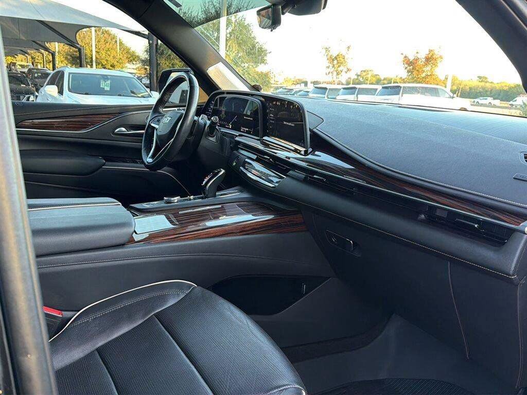 Used 2022 Cadillac Escalade Premium Luxury w/ Performance Package AWD/4WD image 8