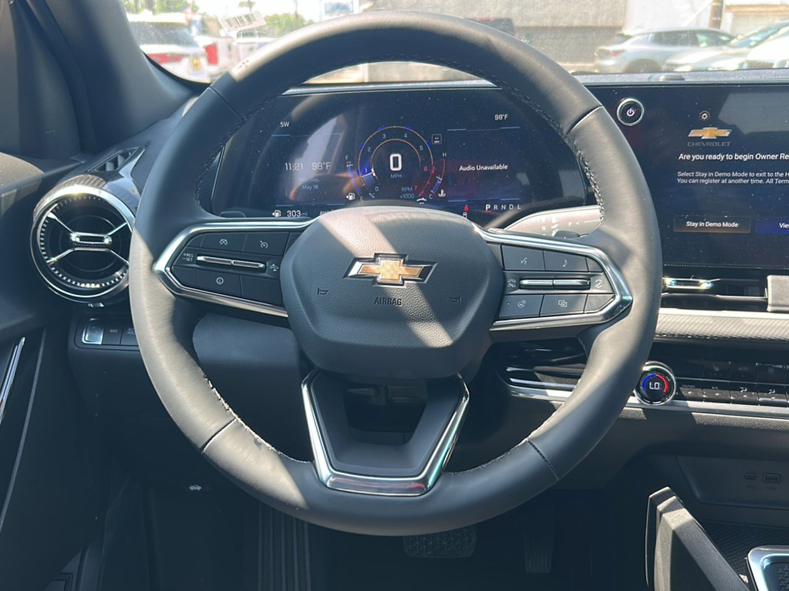 New 2026 Chevrolet Equinox LT w/ Convenience Package II AWD/4WD image 2