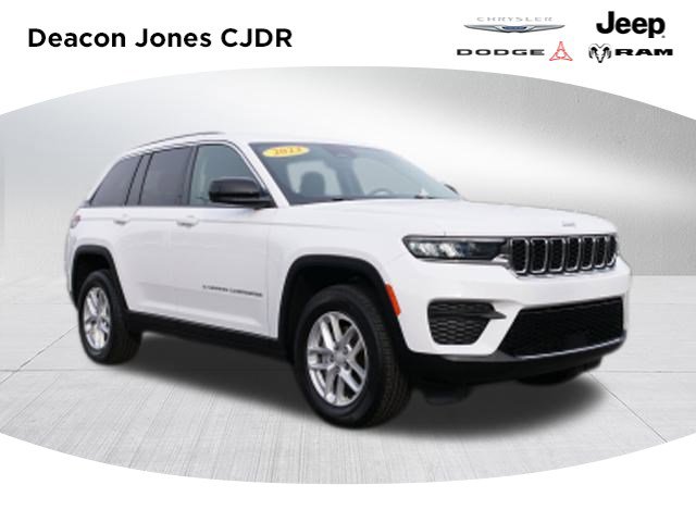 Certified 2023 Jeep Grand Cherokee Laredo X image 1