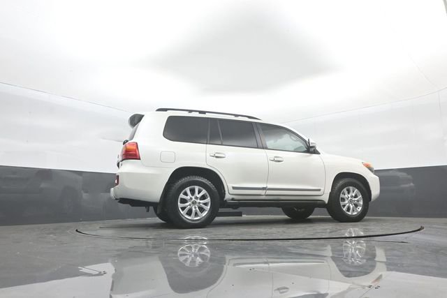 Used 2013 Toyota Land Cruiser image 35