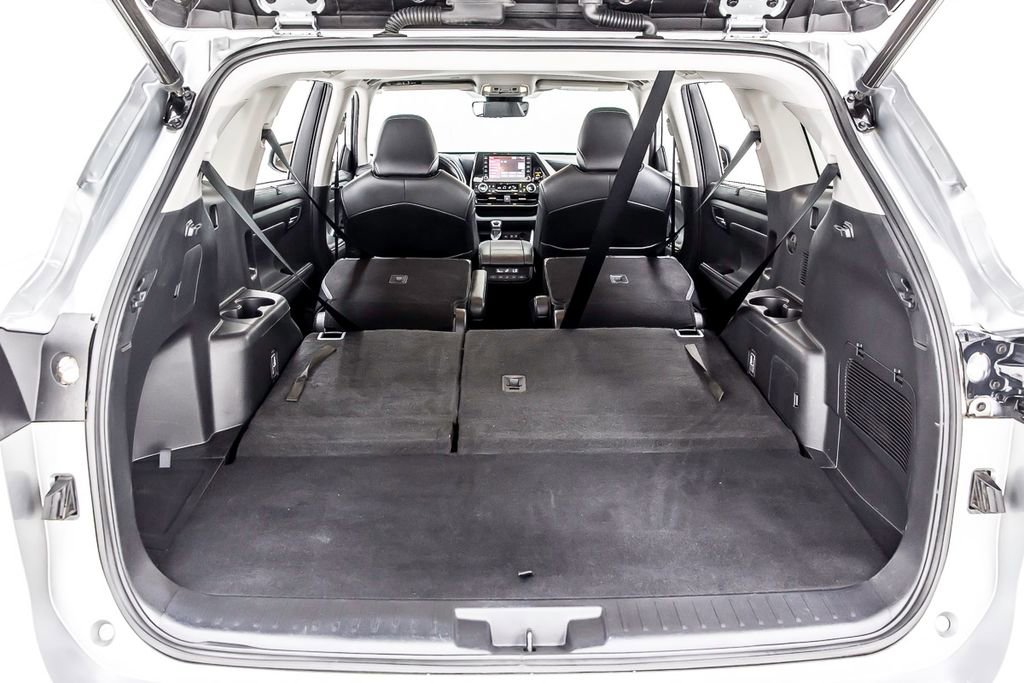 Used 2021 Toyota Highlander XLE image 37