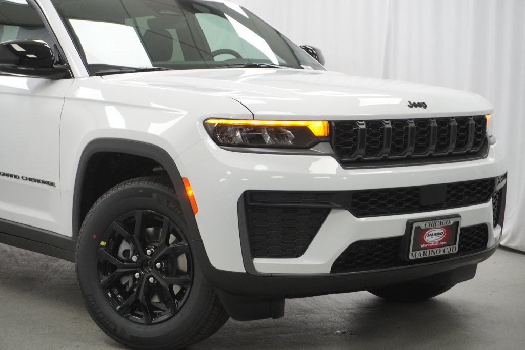 New 2026 Jeep Grand Cherokee Altitude AWD/4WD image 3