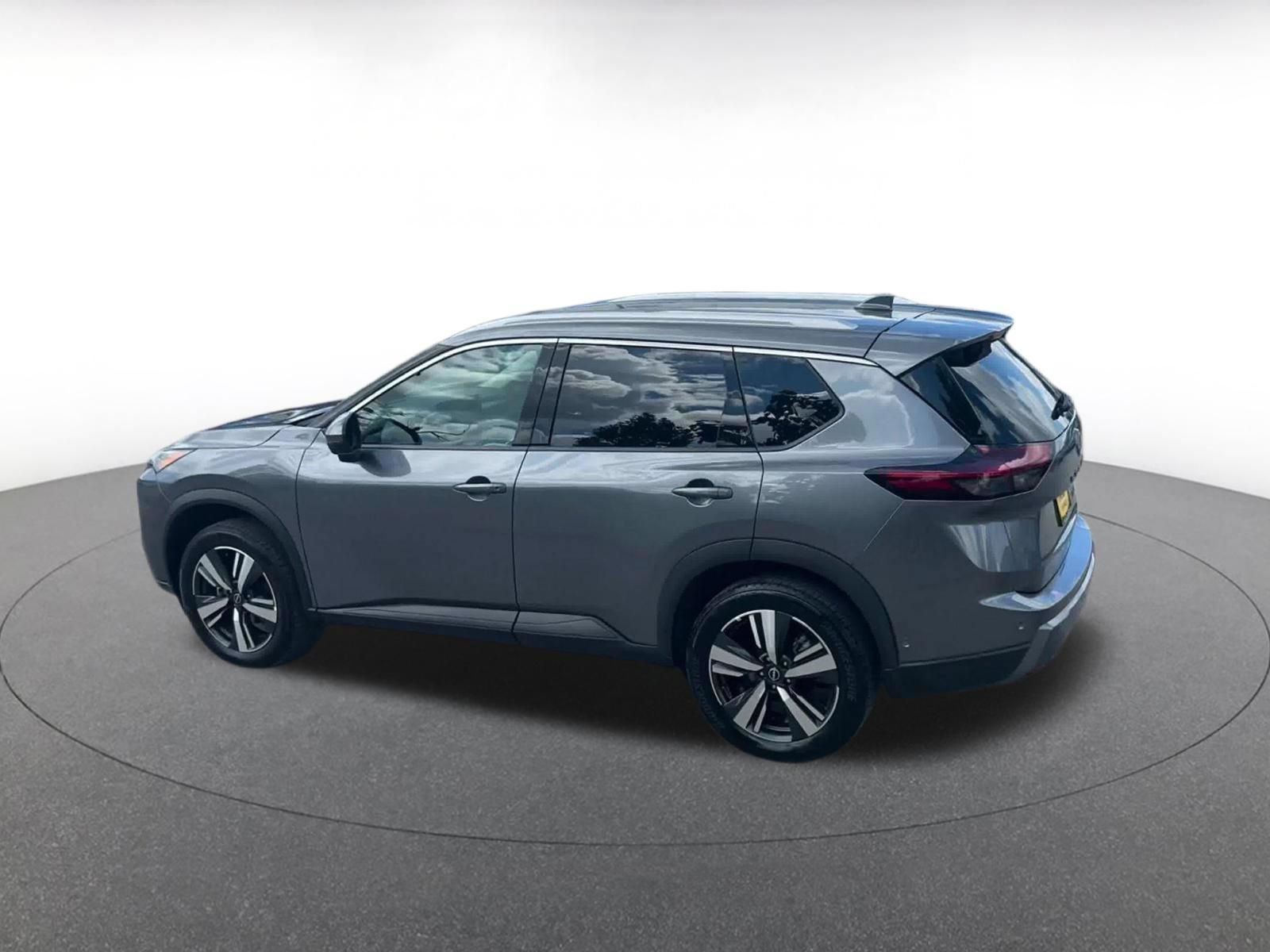 Used 2026 Nissan Rogue SL AWD/4WD image 10