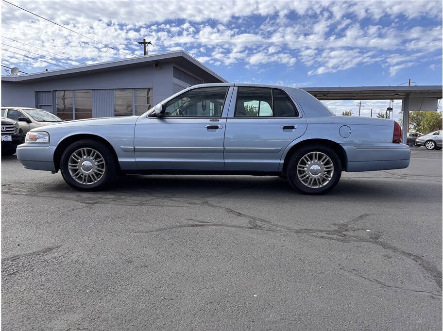 Used 2008 Mercury Grand Marquis LS RWD image 2
