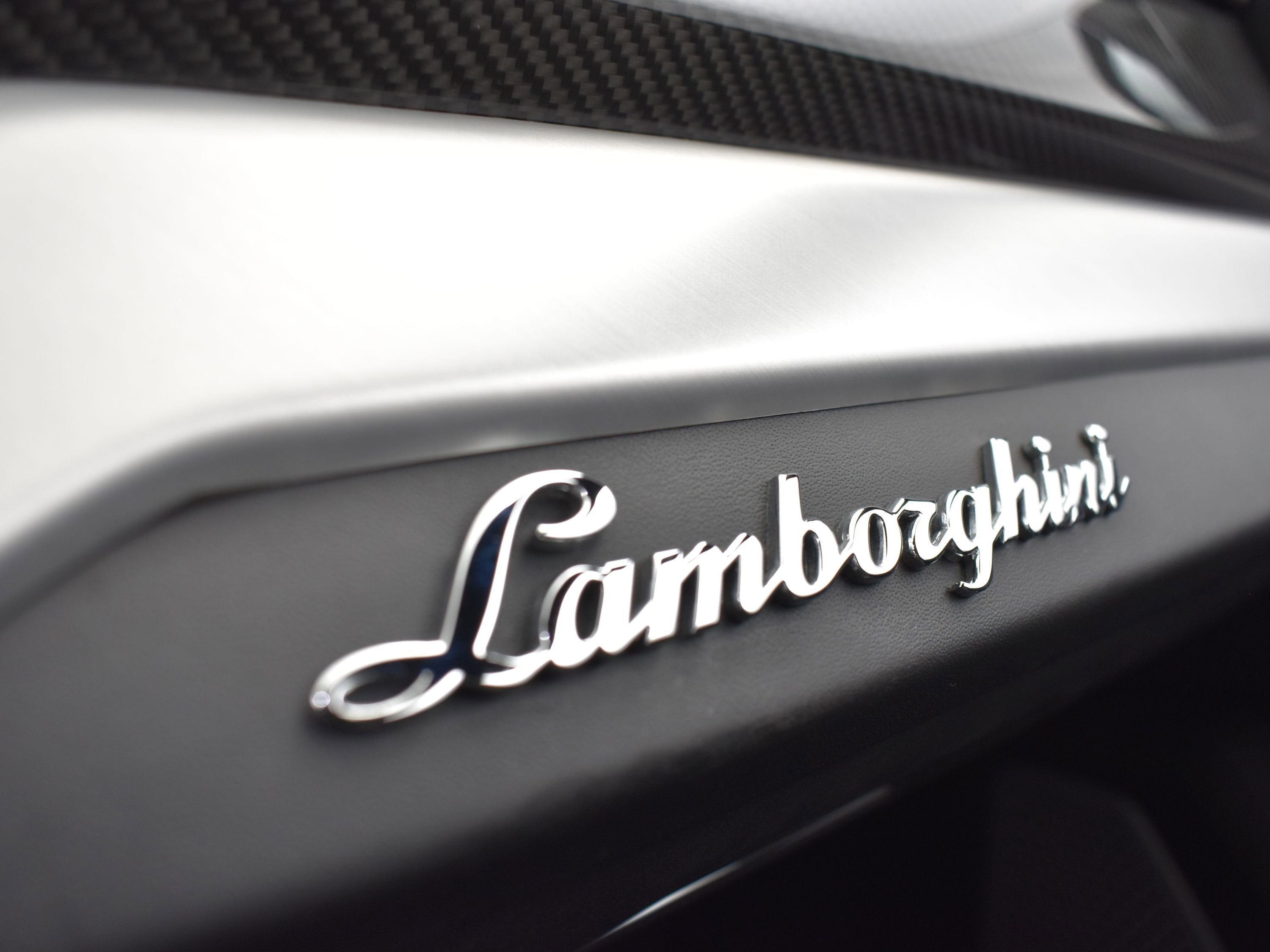 Used 2020 Lamborghini Urus image 15