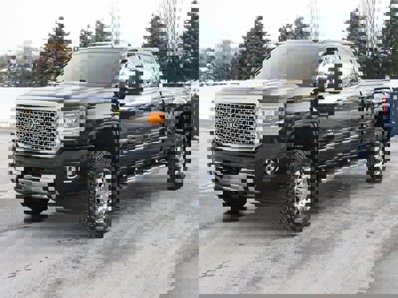 Used 2015 GMC Sierra 2500 Denali w/ Duramax Plus Package image 3