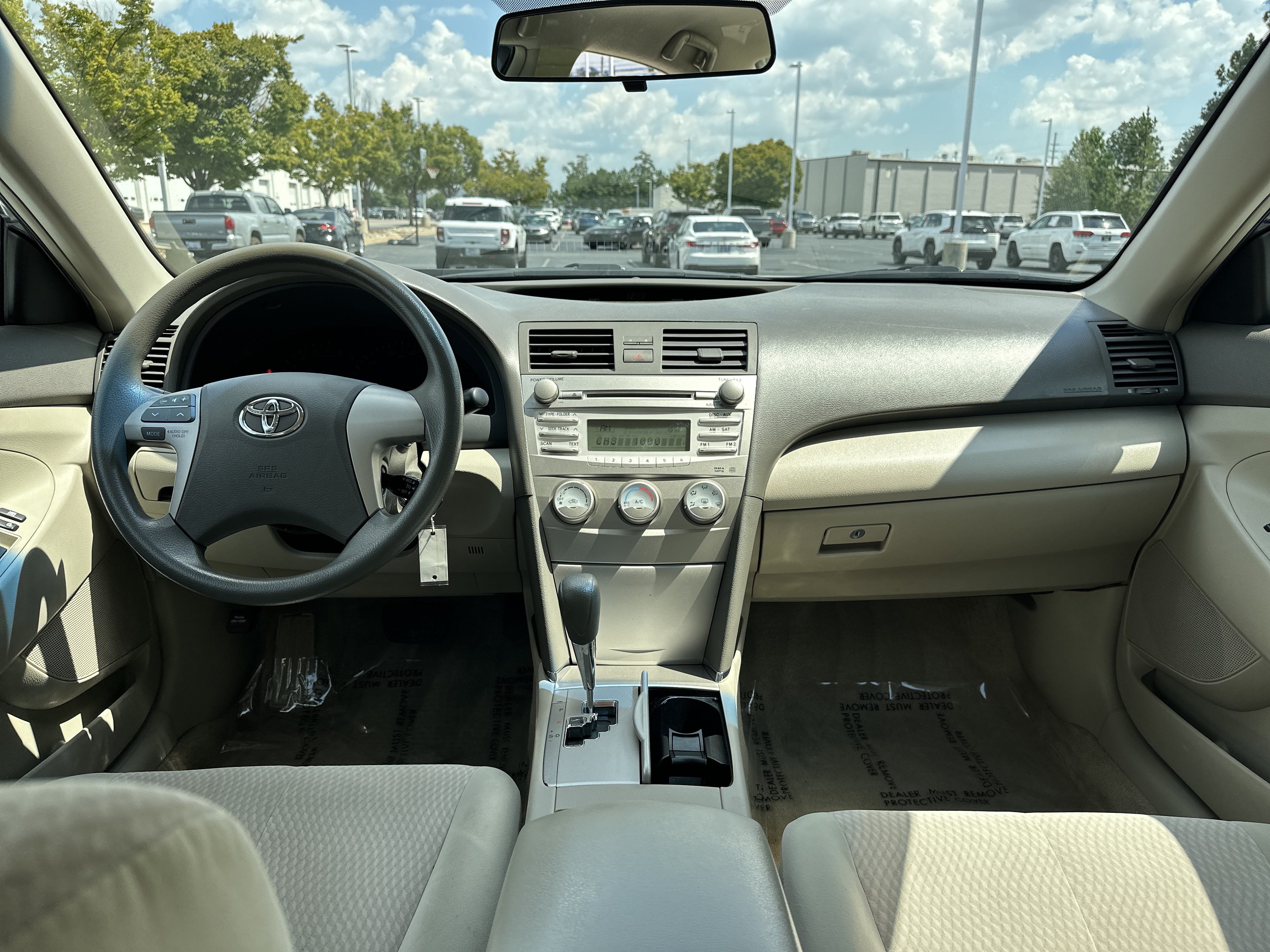 Used 2010 Toyota Camry LE FWD image 29