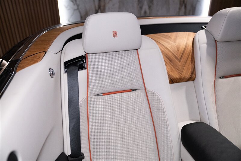Used 2016 Rolls-Royce Dawn RWD image 17