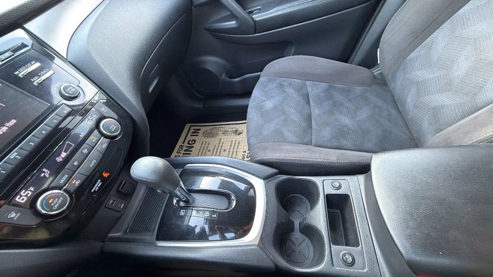 Used 2015 Nissan Rogue SV AWD/4WD image 31
