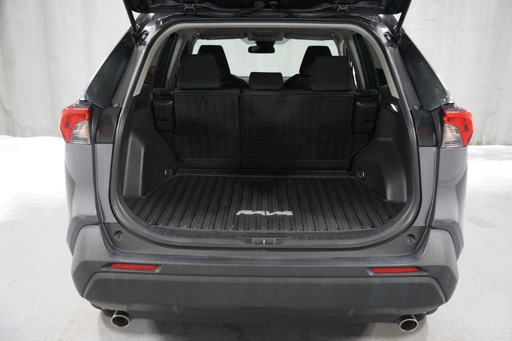 Certified 2022 Toyota RAV4 LE image 31