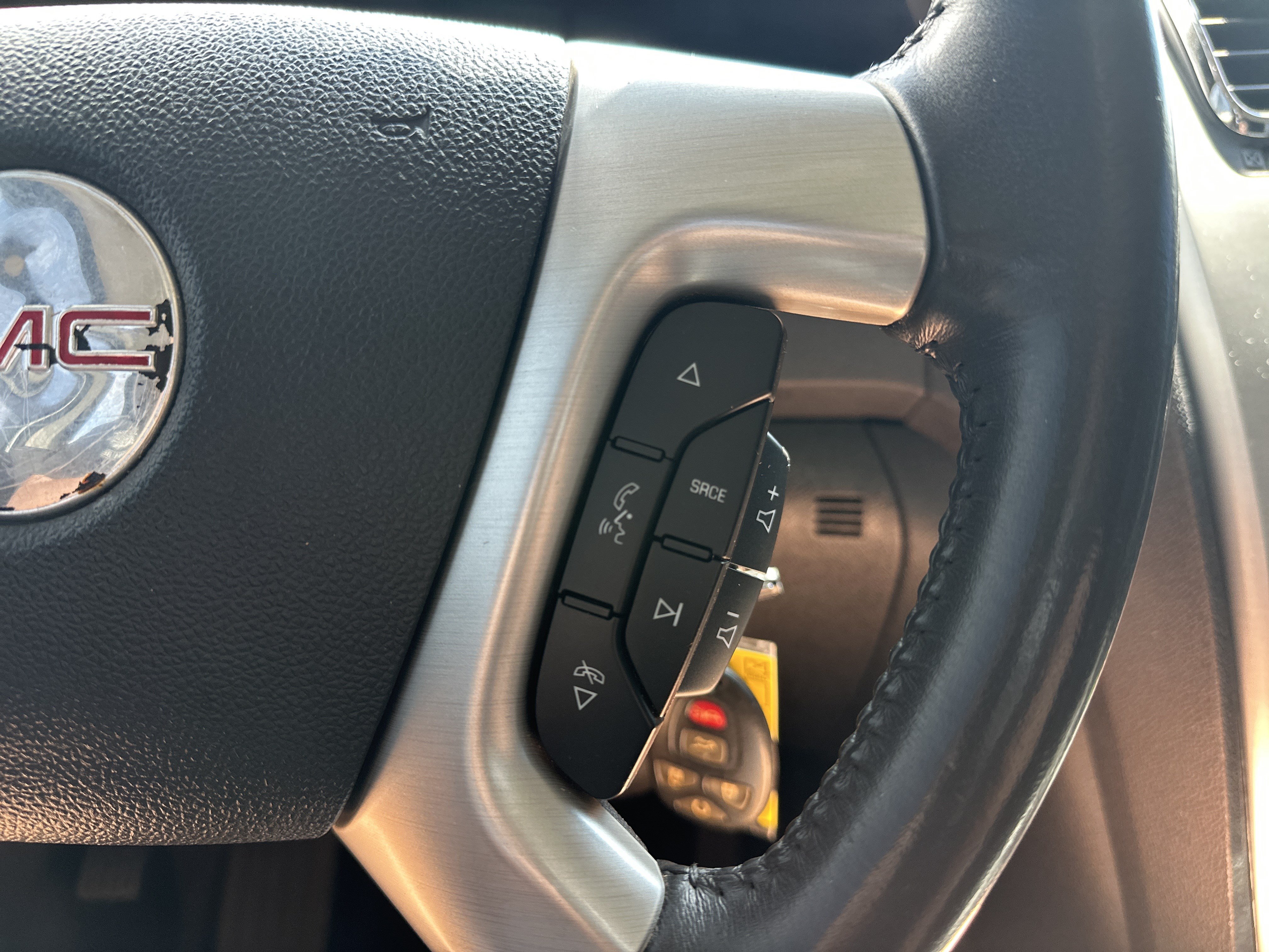 Used 2011 GMC Acadia SLT FWD image 19