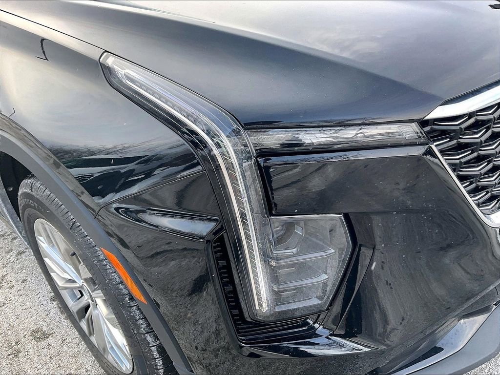 Used 2025 Cadillac XT4 Premium Luxury image 28