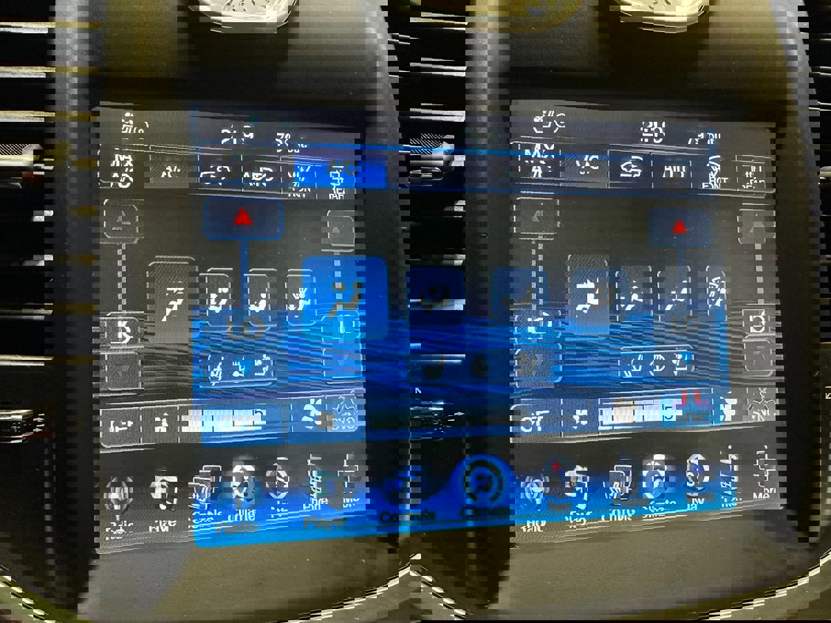 Used 2013 Chrysler 300 C w/ Light Group image 38