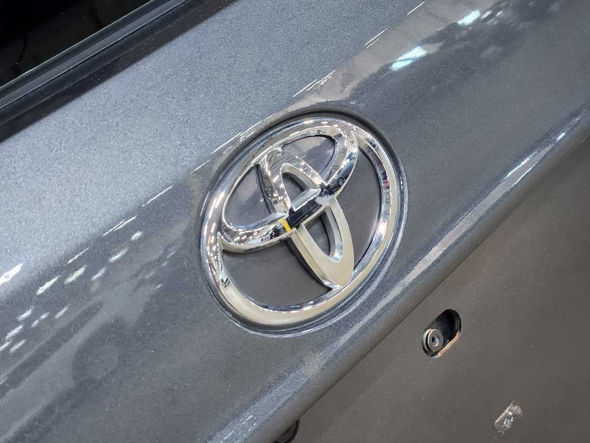 Used 2023 Toyota Highlander Platinum FWD image 25