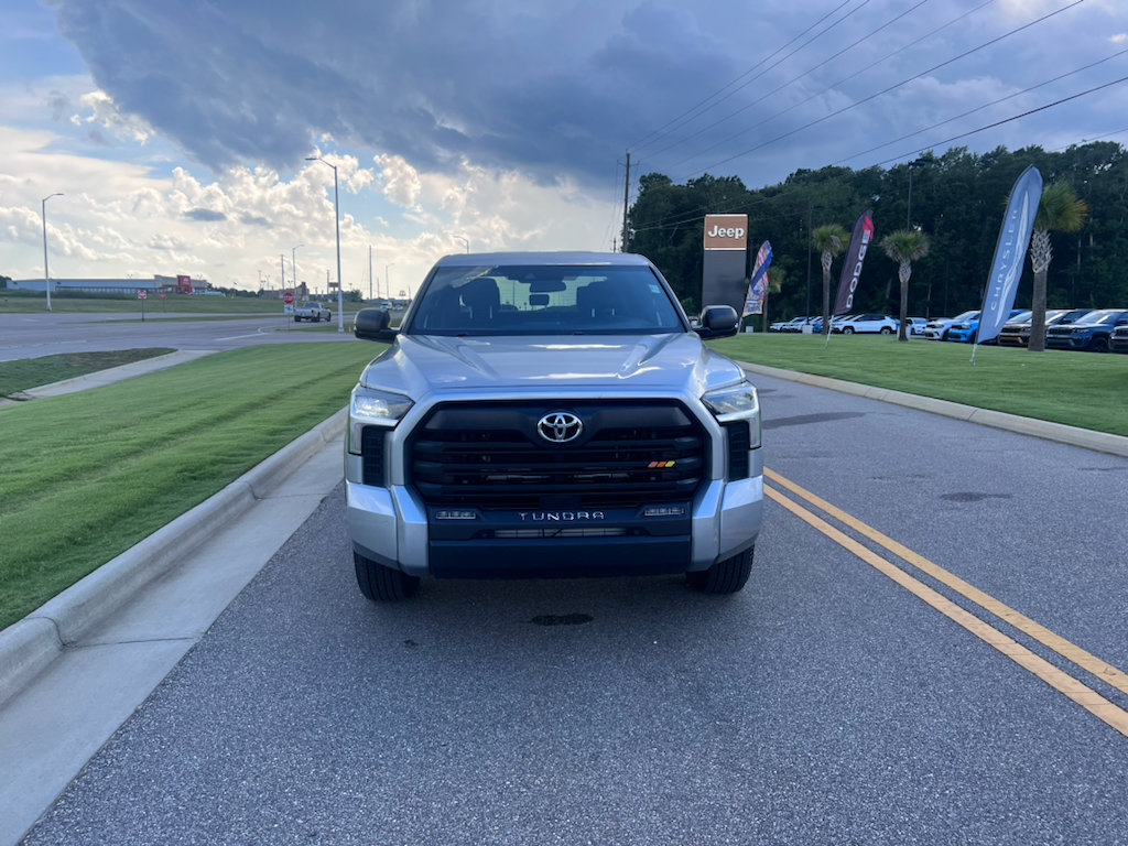 Used 2025 Toyota Tundra SR5 w/ SR5 Convenience Package AWD/4WD image 2