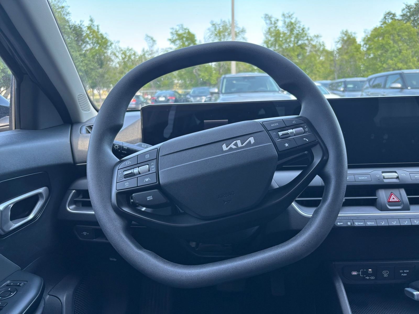 Used 2025 Kia K4 FWD image 24