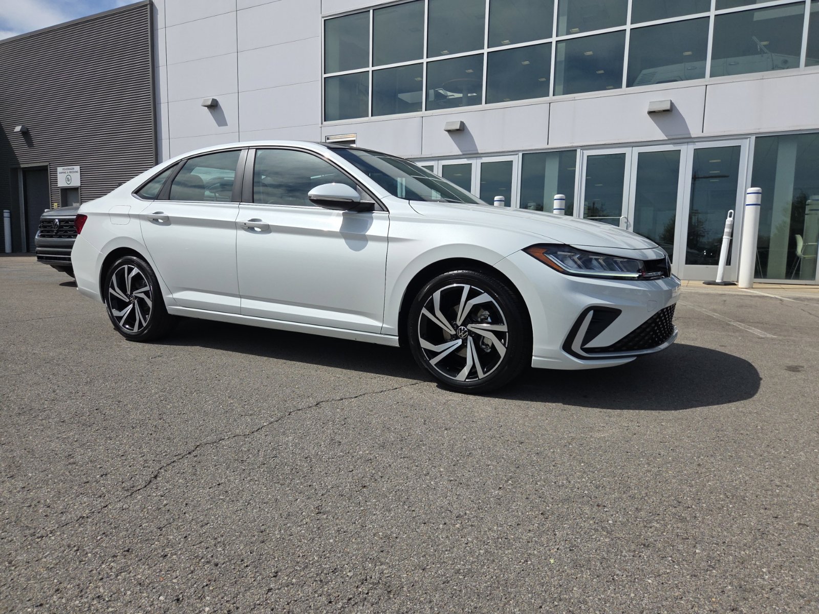 New 2027 Volkswagen Jetta SEL FWD image 2