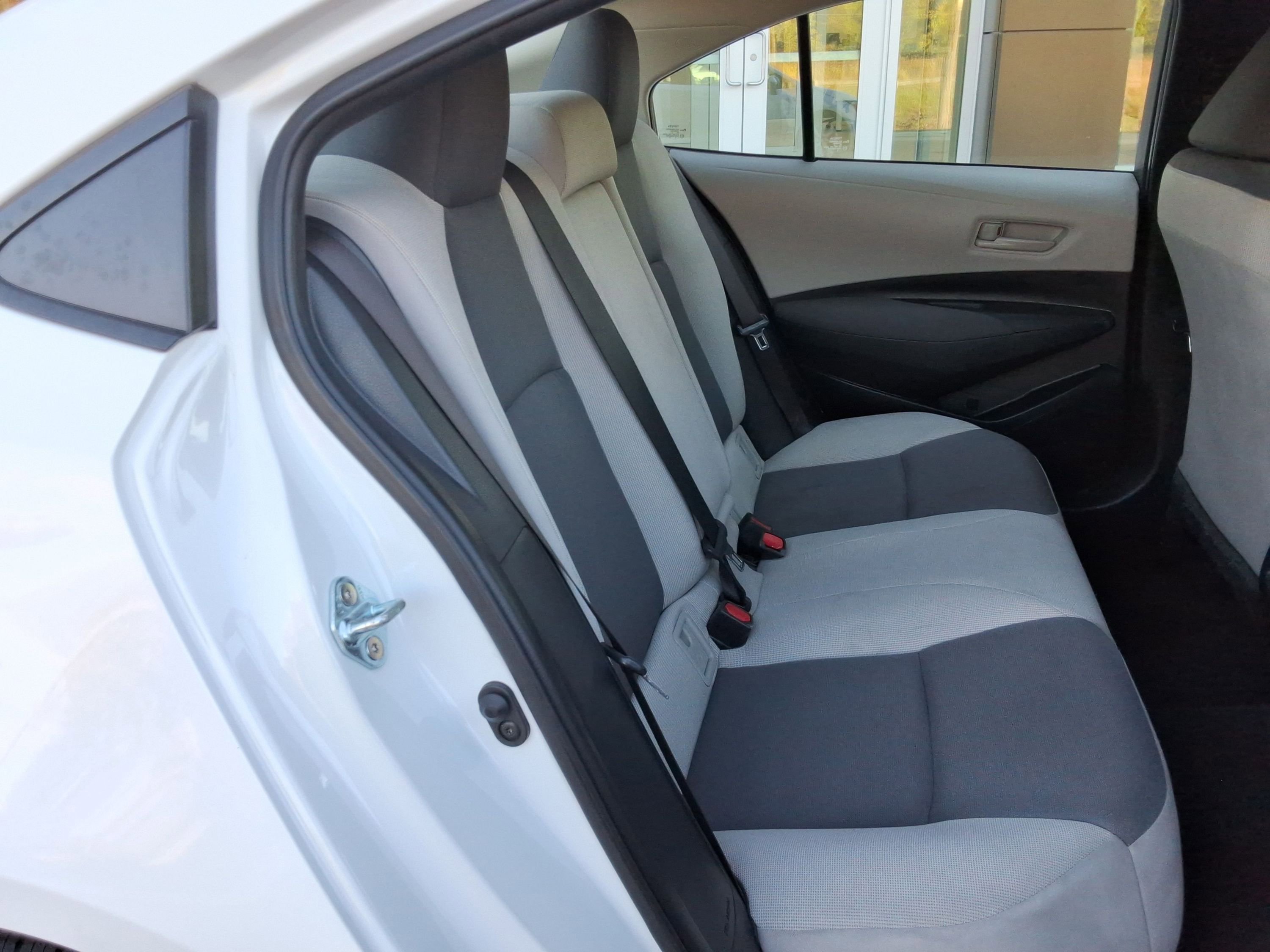 Used 2023 Toyota Corolla LE image 31