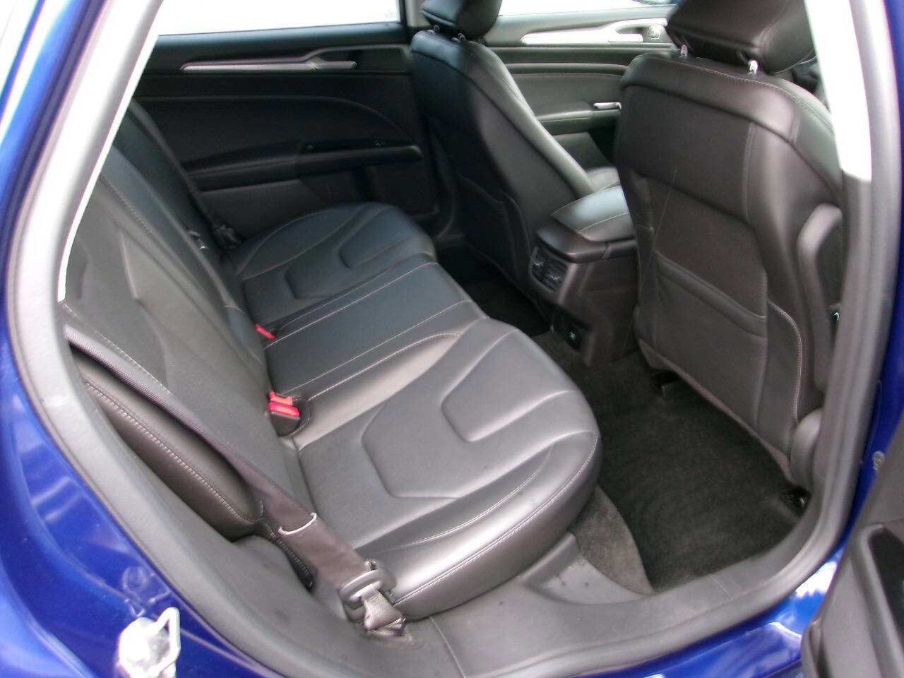 Used 2016 Ford Fusion Titanium image 8