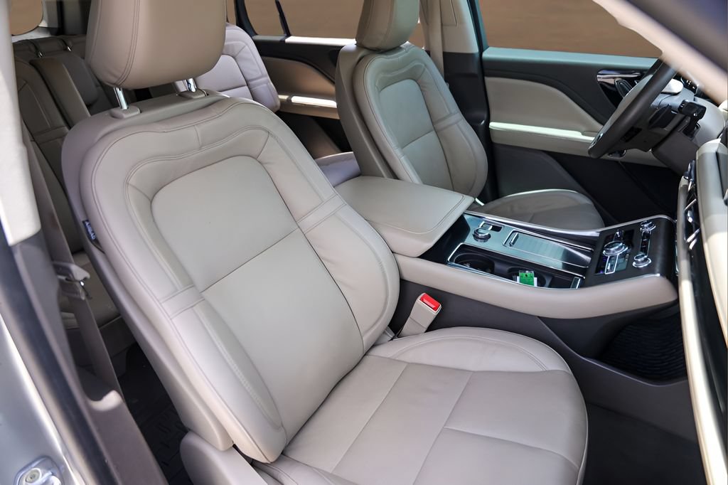 Used 2023 Lincoln Aviator Reserve w/ Equipment Group 201A AWD/4WD image 28
