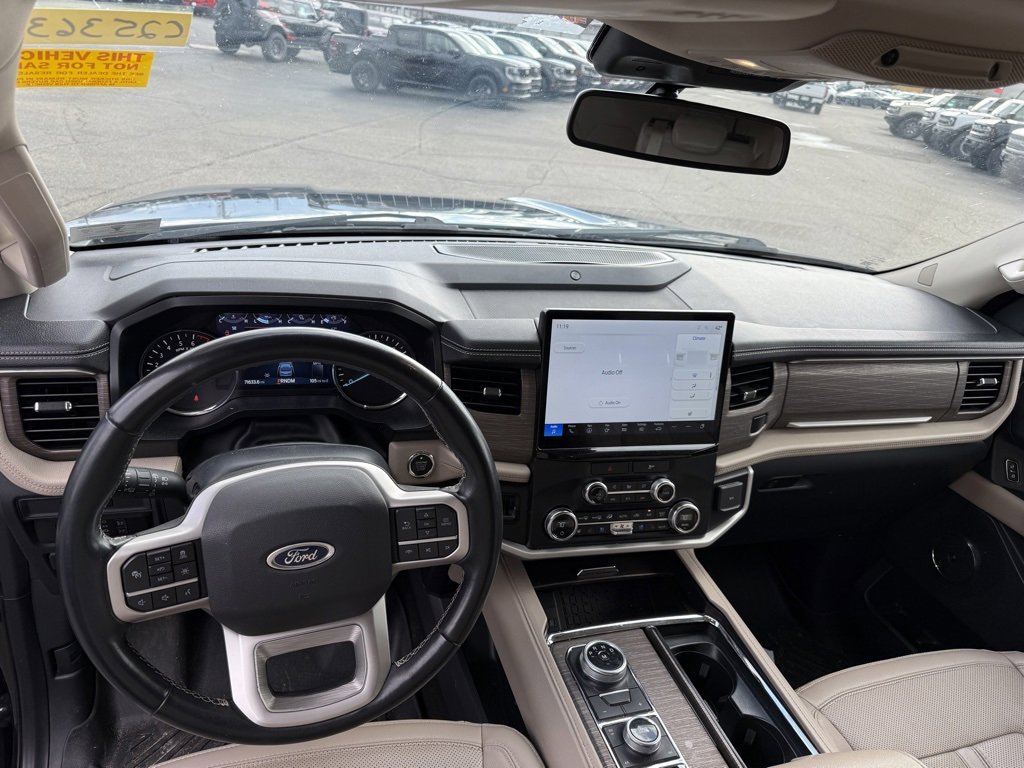 Used 2023 Ford Expedition Max Limited image 13