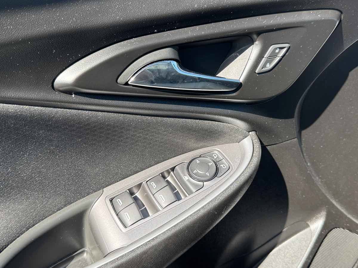 Used 2025 Chevrolet Malibu LT FWD image 29