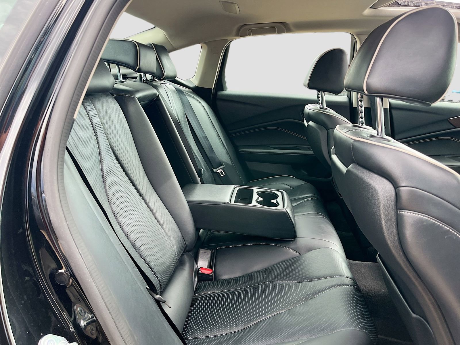 Used 2023 Acura TLX Advance image 29