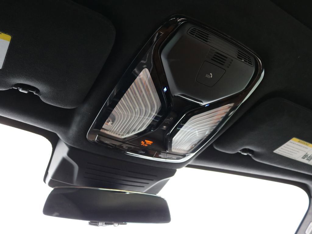 Used 2023 BMW X7 xDrive40i w/ M Sport Package AWD/4WD image 54