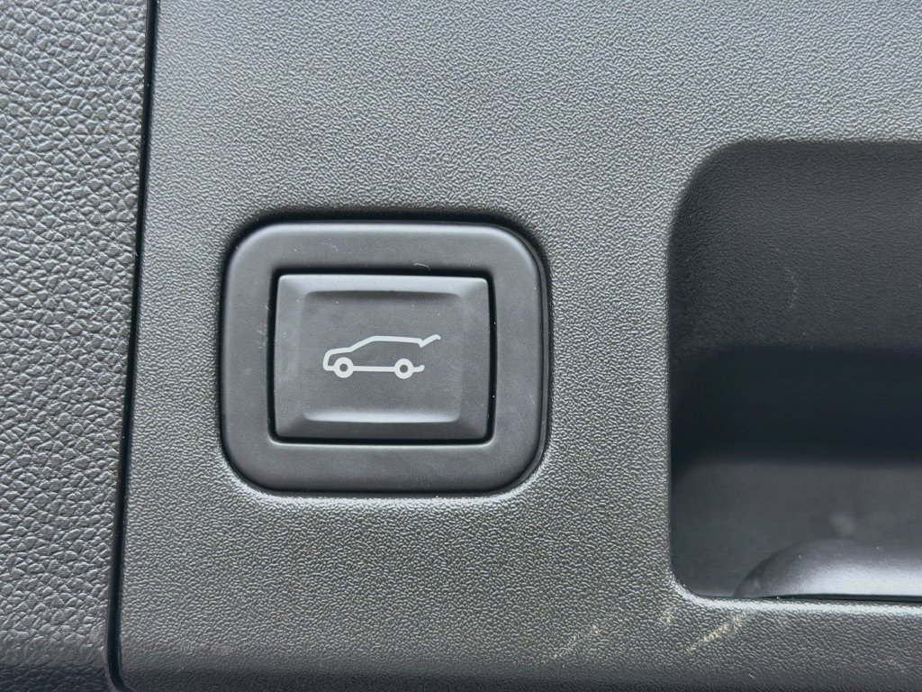 Used 2024 Cadillac XT4 Luxury FWD image 13