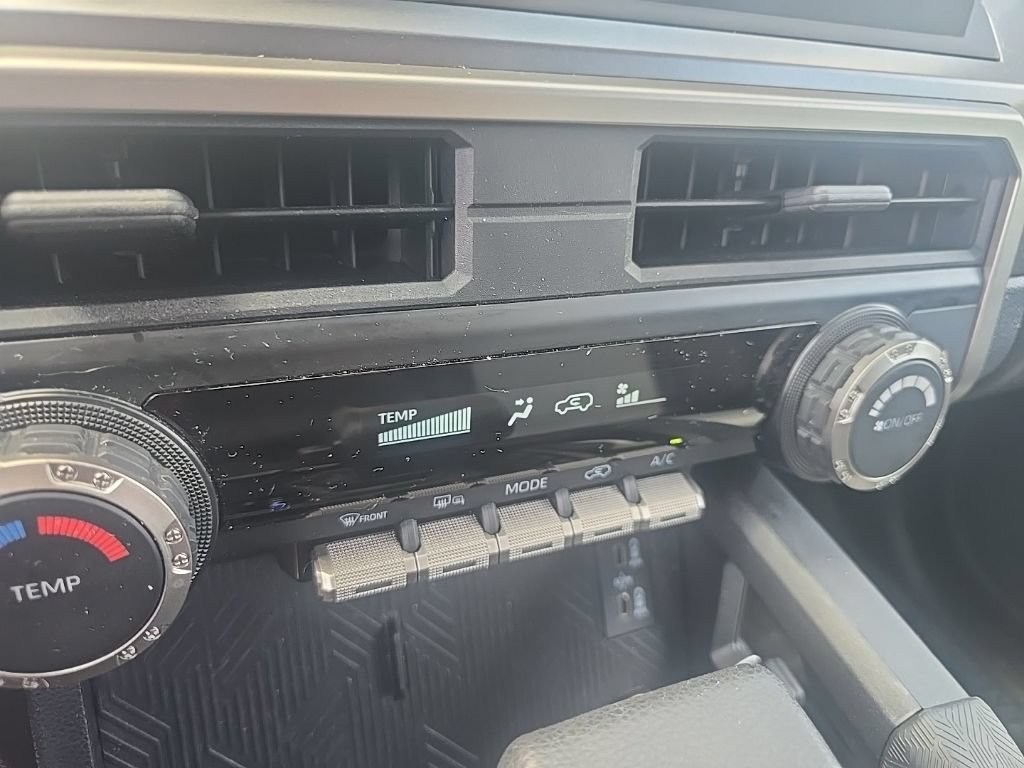 Used 2025 Toyota 4Runner SR5 AWD/4WD image 17