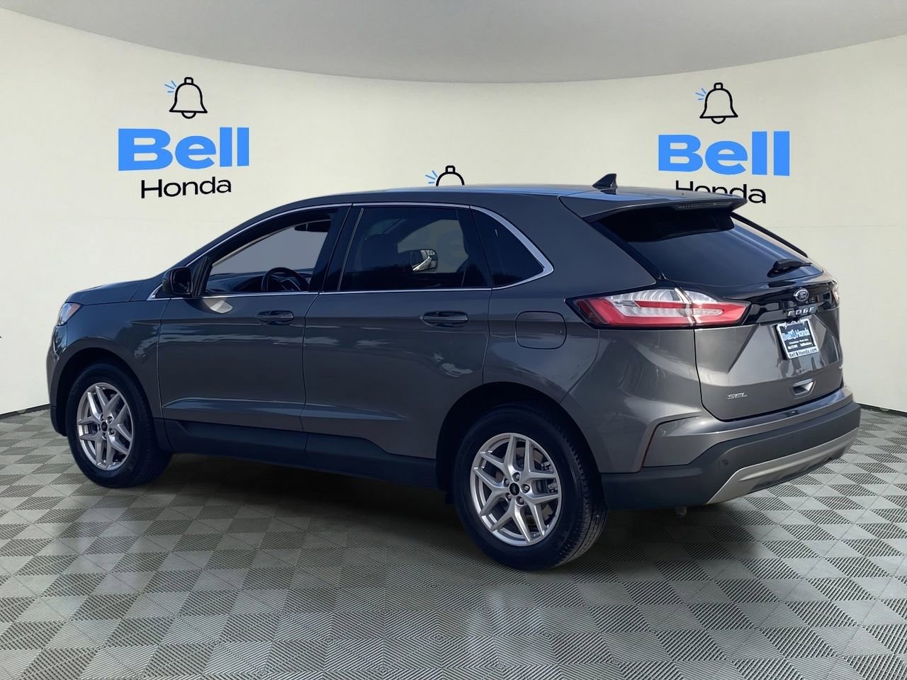 Used 2024 Ford Edge SEL video 3