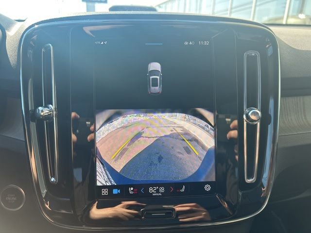 Certified 2025 Volvo XC40 B5 Core image 22