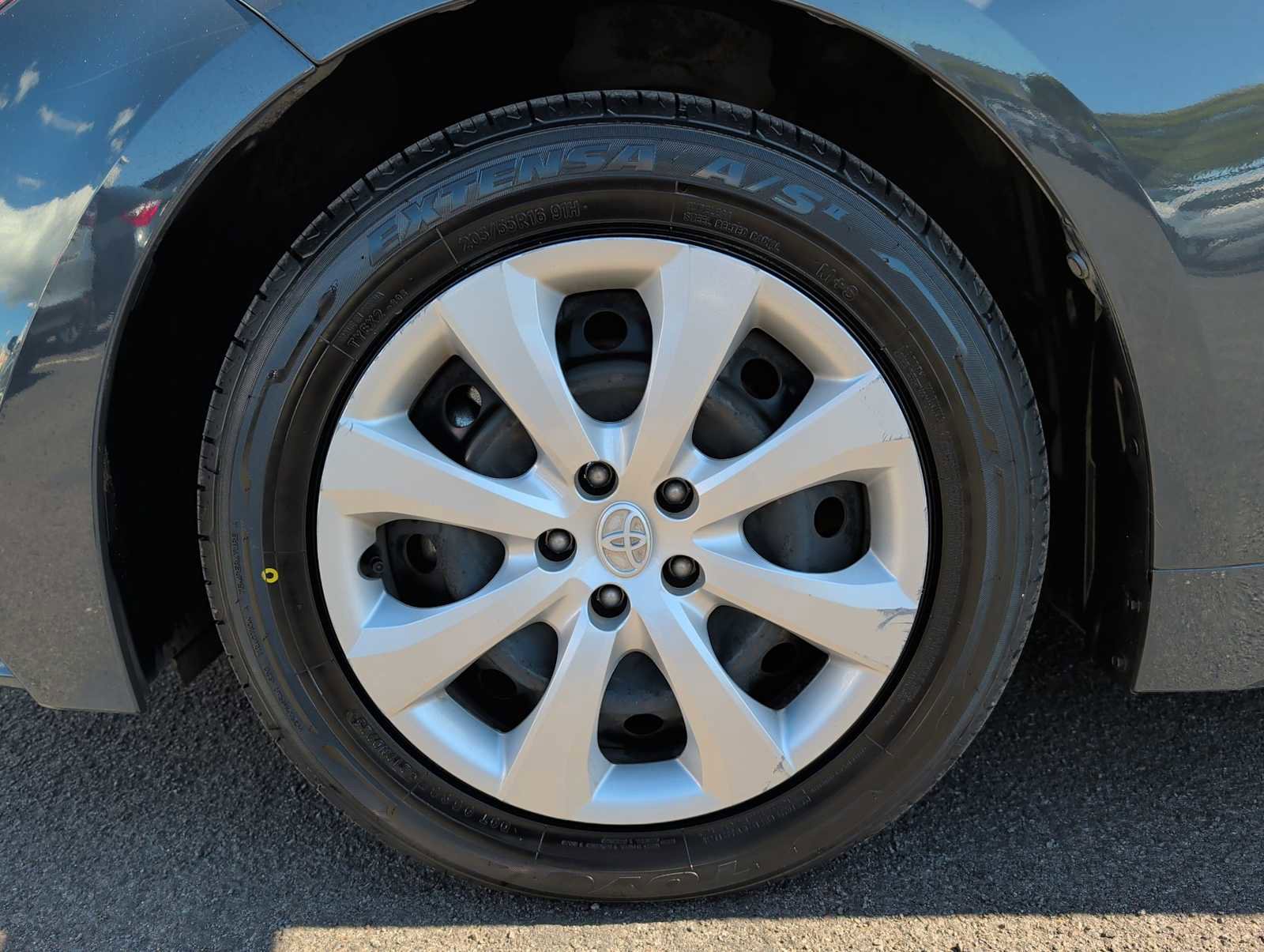 Used 2024 Toyota Corolla LE image 17