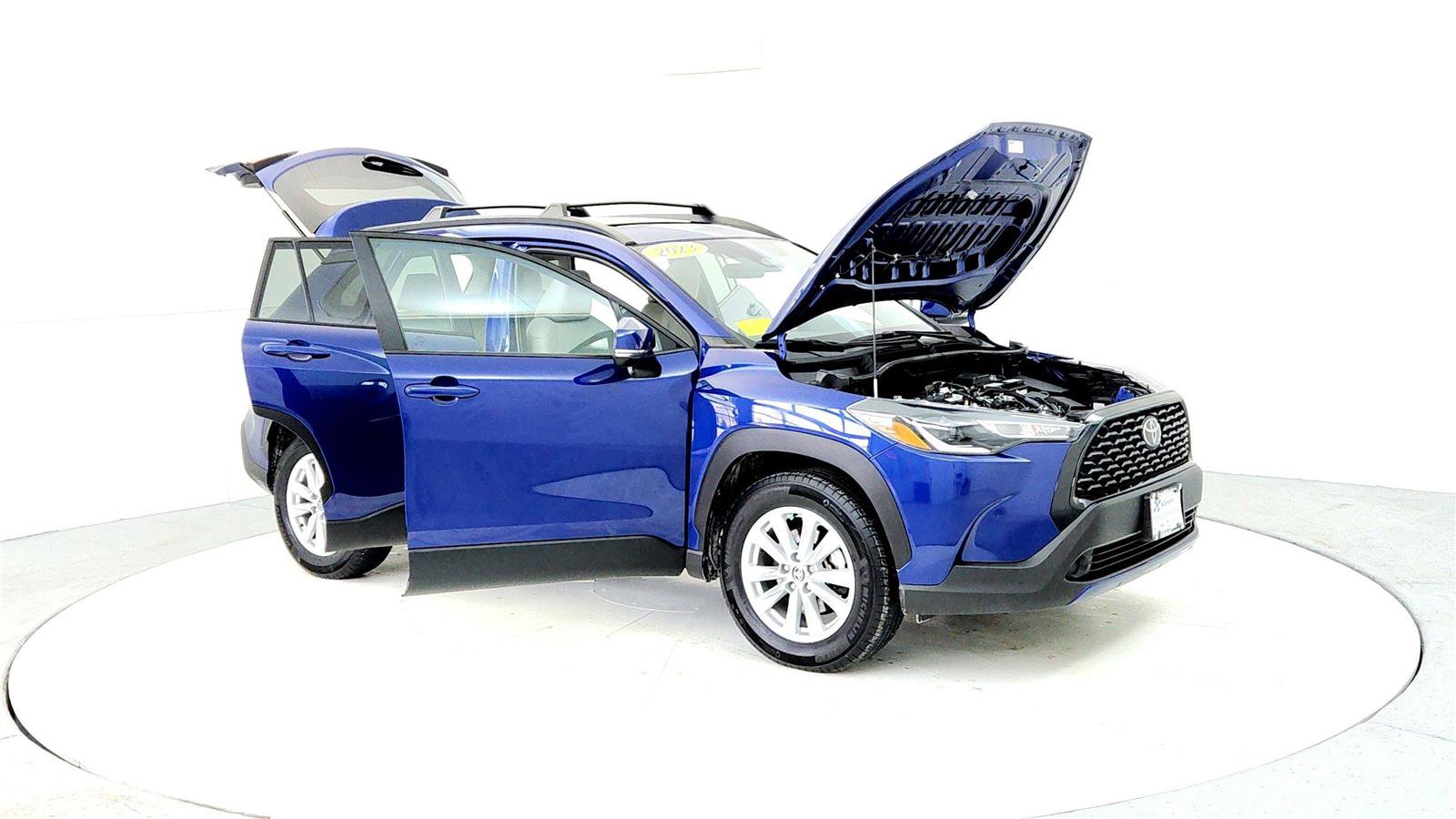 Certified 2023 Toyota Corolla Cross LE w/ Moonroof Package image 12