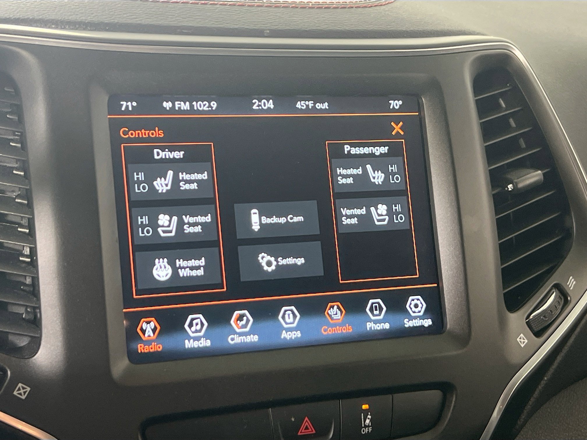 Used 2022 Jeep Cherokee Trailhawk w/ Premium Leather Package image 18